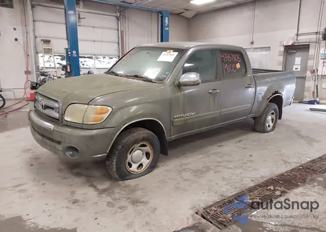 2004 Toyota Tundra Sr5 V8 z USA, uszkodzony, nr VIN 5TBDT44194S448297